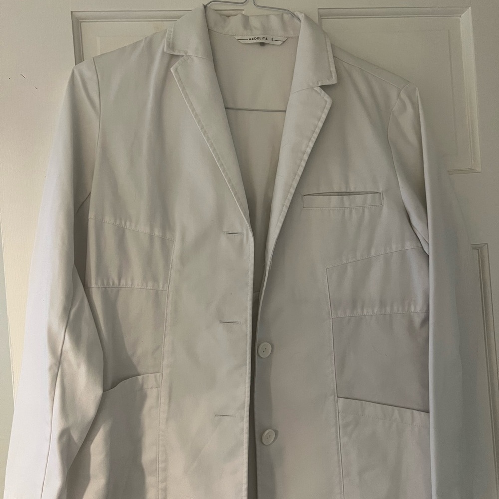 Women’s Short Lab Coat - Picture 4 of 4